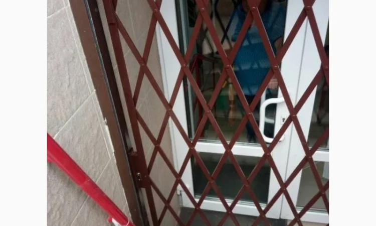 Раздвижные ограждения Prof для магазинов и торговых точек - фото № 3