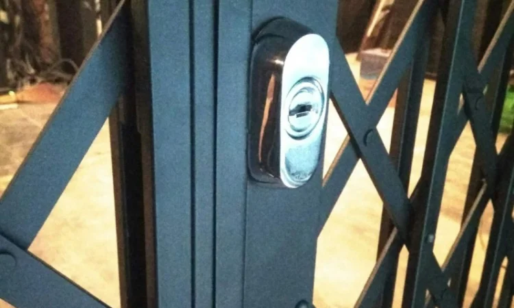 Раздвижные решетки Prof для защиты помещений - фото № 2