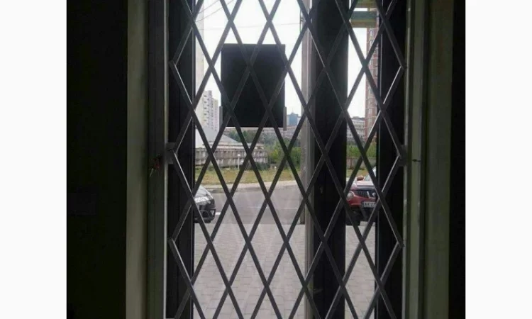 Розсувні решітки Ромб Prof для захисту магазинів та офісів - фото № 3