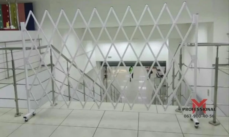 Мобильная раздвижная ограда Prof для торговых площадей - фото № 1