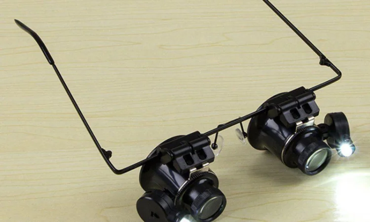 Увеличительные очки для ювелиров и часовщиков 20x с подсветкой - фото № 3