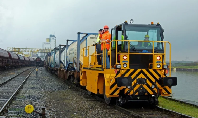 Маневровая техника Rotrac RR (NN) для тяжелых маневровых работ - фото № 1