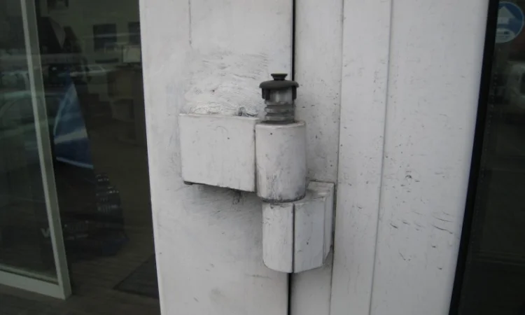 Фурнитура для алюминиевых дверей, петли, замки, ручки для алюминиевых дверей, петли C-94 - фото № 1