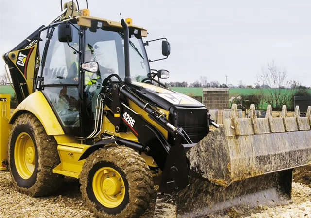 Услуги экскаватора САТ 428, услуги спецтехники - фото № 1