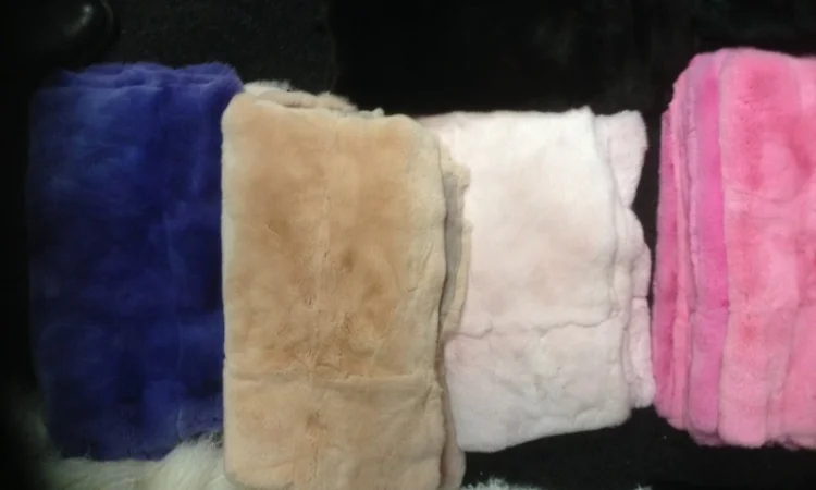 Шкуры кролика рекс - цветные и белые - фото № 1