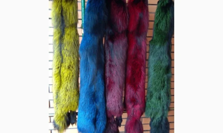 Крашеные шкуры чернобурки в продаже - фото № 1