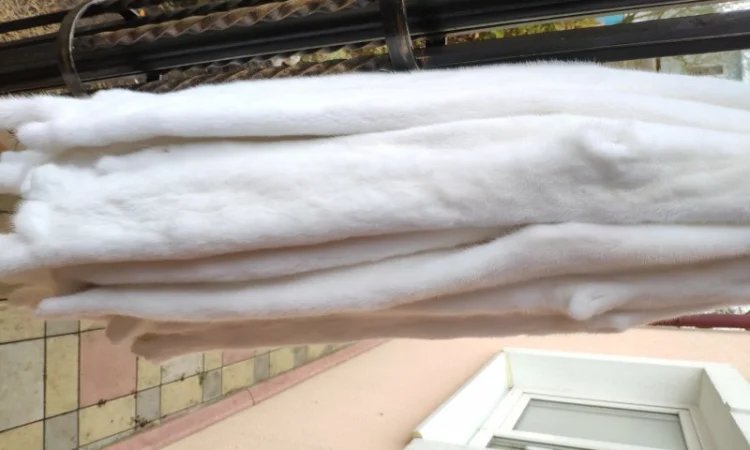 Шкура білого норки вельвет з Данії - фото № 2