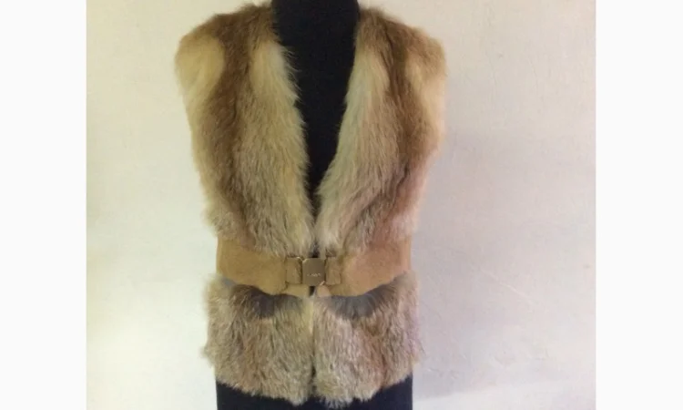 Жилетка из меха лисы – продажа - фото № 1