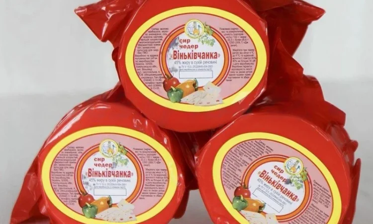 Сири в асортименті, сирний продукт, моцарела, сулугуні, бринза, та інша молочна продукція - фото № 1