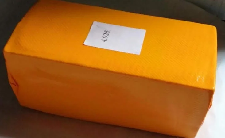 Сирний продукт"Український", 50% жиру в сухій речовині, круг, брус - фото № 1