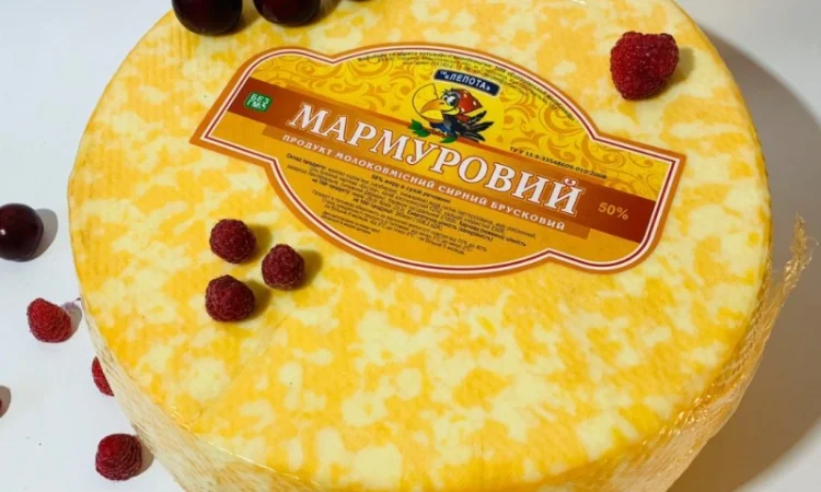 Продукт молоковмісний сирний "Мармуровий", ТМ "ЛЕПОТА", 50% жиру в сухій речовині - фото № 1