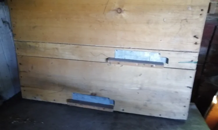 Продам діючу, здорову, пасіку 5 шт., лікувальний вулик та будиночок бджоляра на колесах - фото № 3