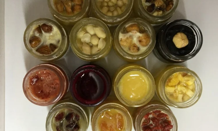 Крем-мед з сімейної пасіки у Харкові - фото № 10