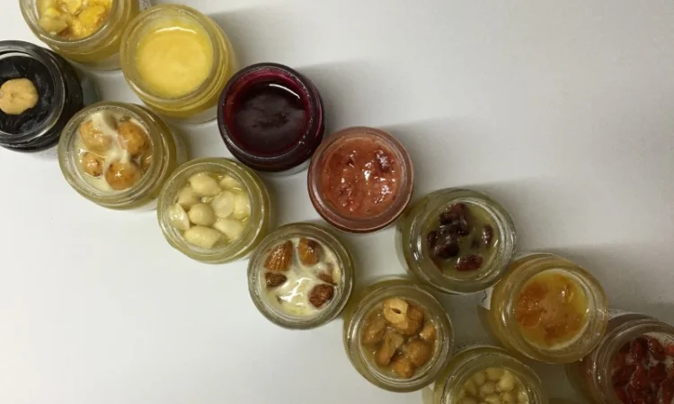 Крем-мед з сімейної пасіки у Харкові - фото № 5