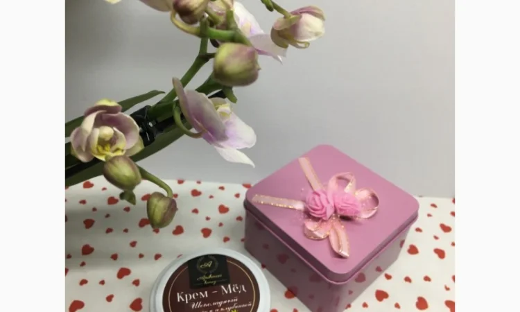 Жіночі подарункові набори з крем-медом - фото № 11