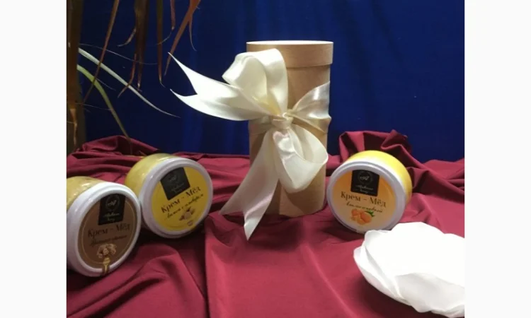 Жіночі подарункові набори з крем-медом - фото № 6