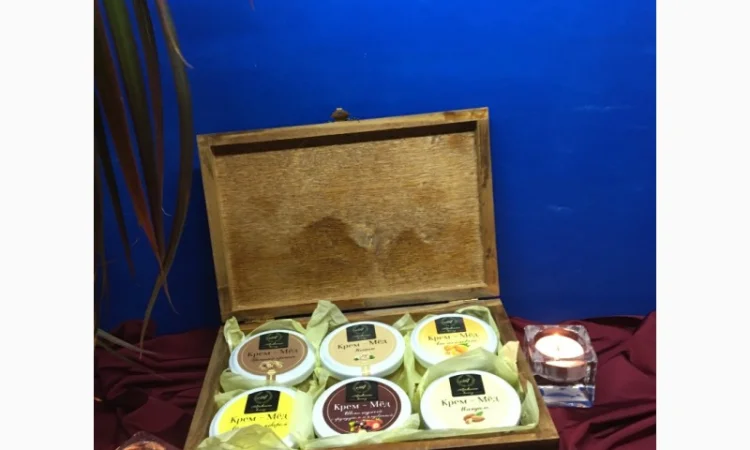 Жіночі подарункові набори з крем-медом - фото № 9