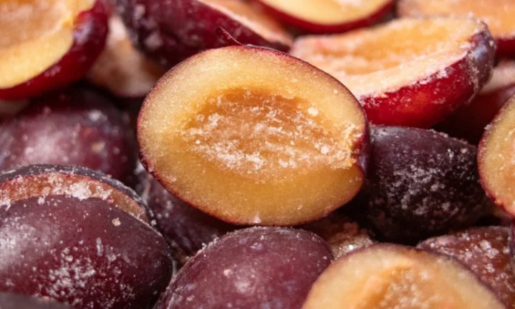 Закуповуємо свіжу та заморожену сливу оптом - фото № 1