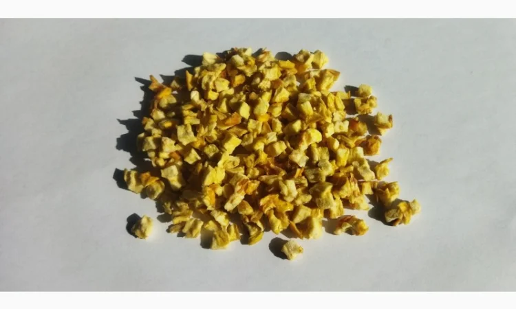 Сушене яблуко кубиками - висока якість - фото № 1