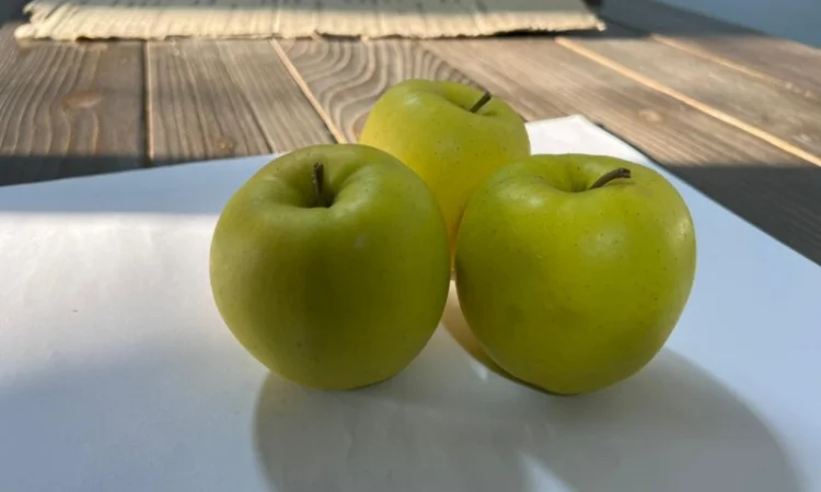 Продам яблука Голден - фото № 1