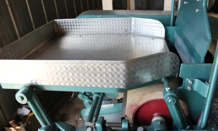 Косточковыбивная машина для удаления косточки с вишни, сливы - фото № 4