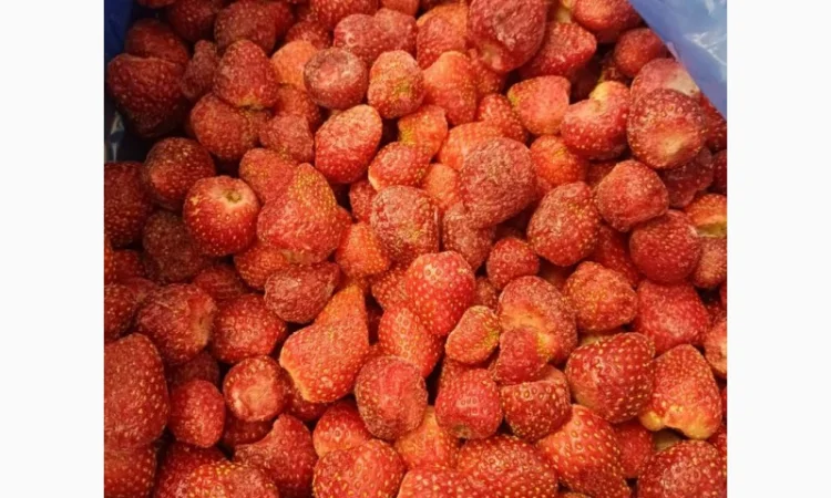 Полуниця (клубніка, суниця) заморожена - фото № 1