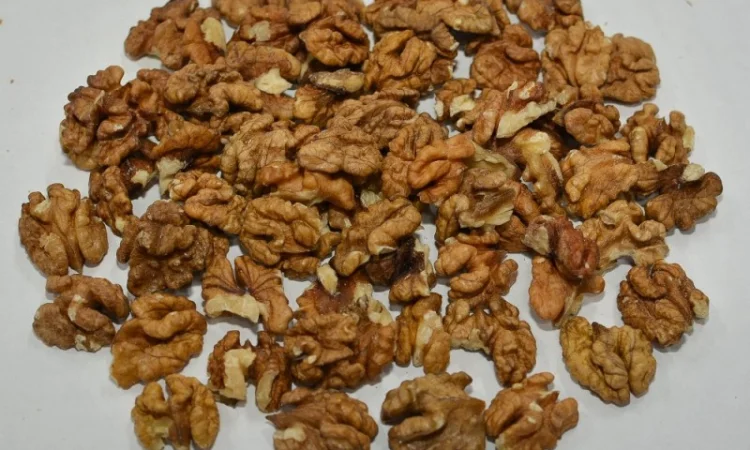 Куплю ядро грецкого ореха, четверть, бабочка янтарь.Самовывоз - фото № 1