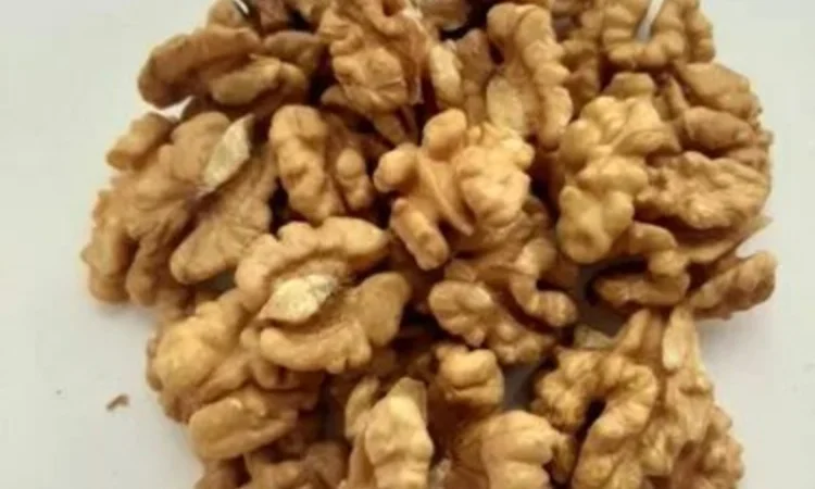 Очищений грецький горіх - фото № 1