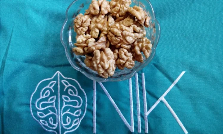 Волоський горіх цілий та ядро, 2023 року - фото № 1