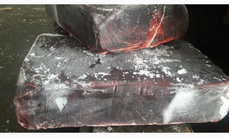 Кровь говяжья замороженная в полиблоке - фото № 1