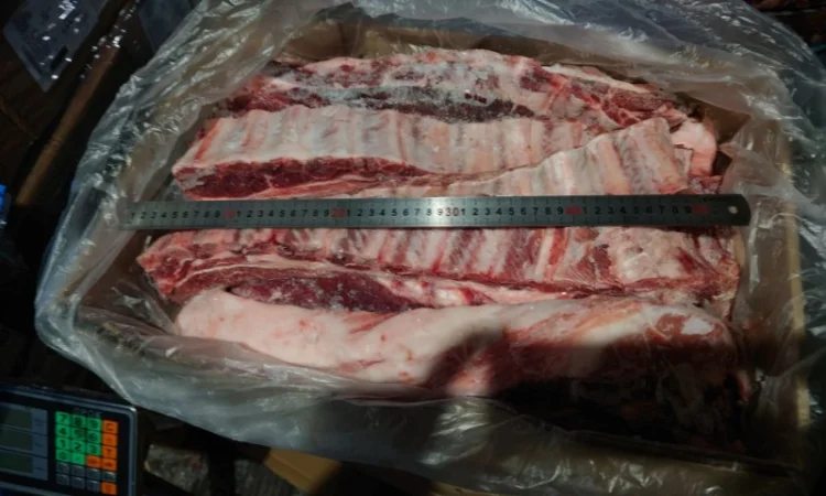Заморожене м'ясне ребро свинини - фото № 1