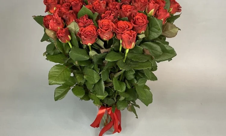 Велична троянда - ідеальний вибір для будь-якої події - фото № 2