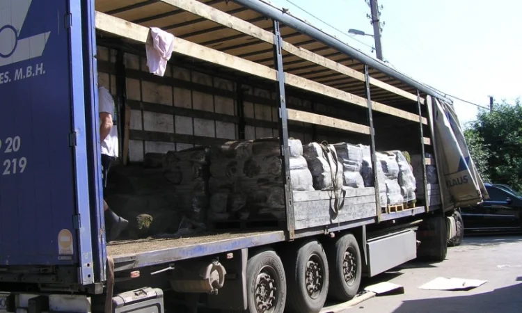 Предлагаем продажу с доставкой и разгрузкой и укладкой качественный Рулонный газон " - фото № 7