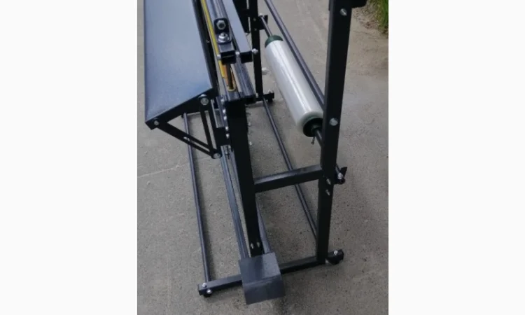 Запайщик с боковой педалью, рулонодержателем, боковым ножом от 500мм - фото № 1