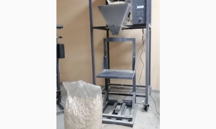 Весовой дозатор для сыпучих продуктов Фасовка пеллет - фото № 1