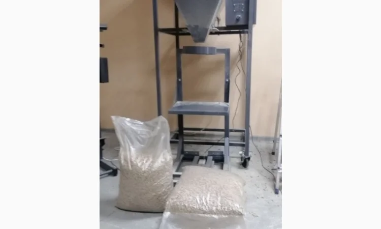 Весовой дозатор для сыпучих продуктов Фасовка пеллет - фото № 2