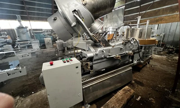 Машина укупорочна WHITE CAP - фото № 1