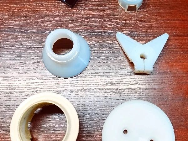 Пластиковые детали для восстановления разливочной машины XRB 6 - фото № 1