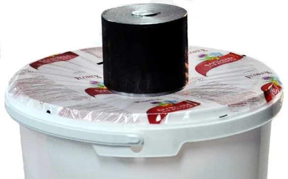 Автоматизированная линия фасовки продуктов в полимерную тару с запайкой и укупоркой - фото № 4