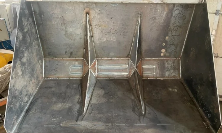 Ковш вилочного погрузчика - фото № 1