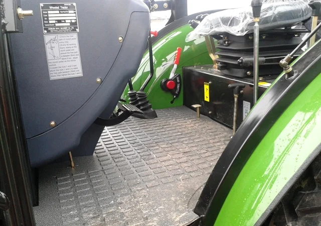 Трактор Zoomlion RK-504 с кабиной и реверсом купить - фото № 13