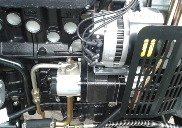 Трактор Zoomlion RK-504 с кабиной и реверсом купить - фото № 9