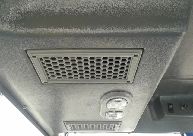 Трактор Dongfeng-404С (Донгфенг-404К) с обновленной кабиной - фото № 6