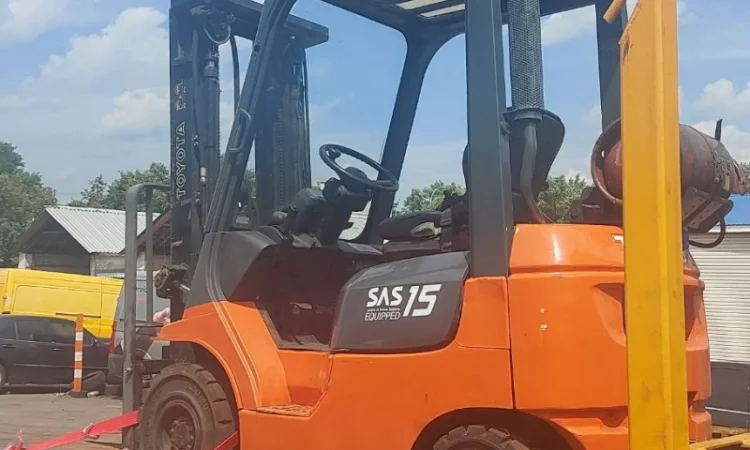 Аренда погрузчика бу 1.5т. Toyota 02-8FG15 вагонник от 1 дня - фото № 5