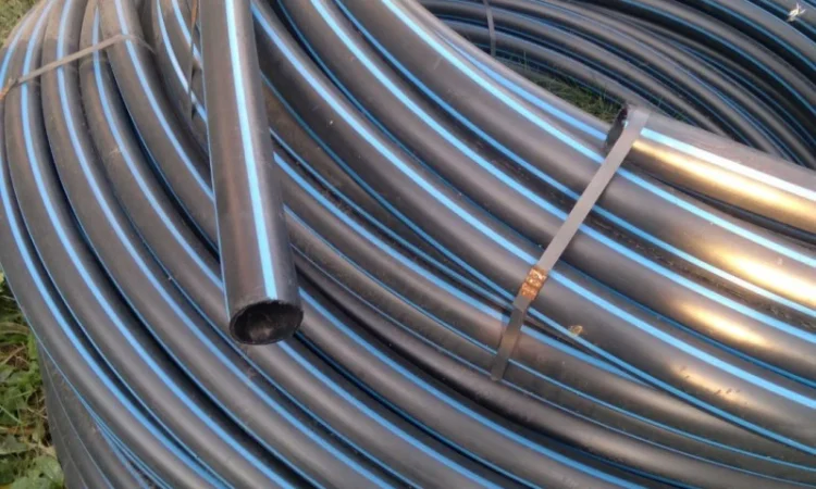 Продам труба поліетиленова технічна 50мм×3м чорна з синьою смугою довжина 100 м - фото № 1