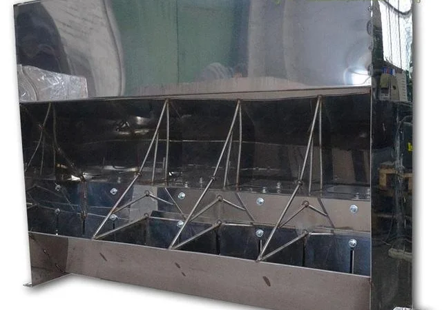 Новинка! Бункерная кормушка для свиней (нержавейка) на 4 секции - фото № 1