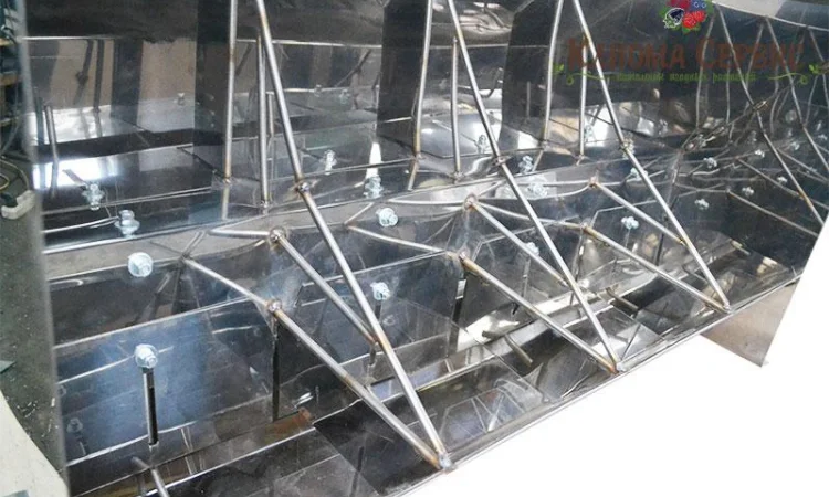 Новинка! Бункерная кормушка для свиней (нержавейка) на 4 секции - фото № 2