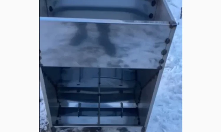 Годівниця на відгодівлю для свиней з нержавіючої сталі одностороння на 2 кормомісця (2Х1) - фото № 1