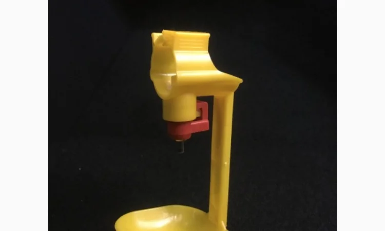 Поїлка з каплеуловлювачем для ніпельного напування птиці - фото № 2