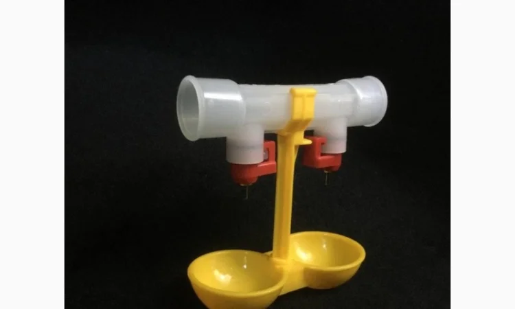 Поїлка з каплеуловлювачем для ніпельного напування - фото № 1